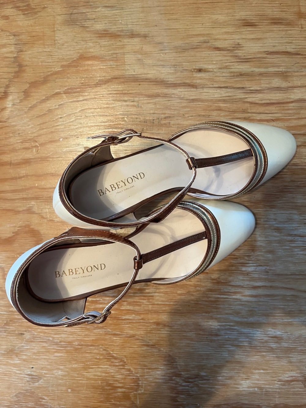 Babeyond Snazzy  T-Strap Women's Pumps